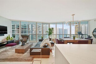 495 Brickell Ave, Unit 2804 in Miami, FL - Building Photo