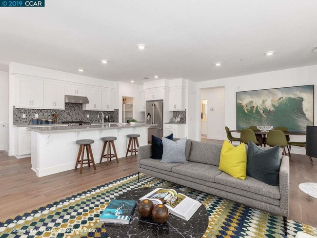 407 Rhythm Ln in Hayward, CA - Building Photo - Building Photo