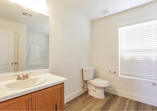 3212 Ferdilah Ln in Raleigh, NC - Foto de edificio - Building Photo