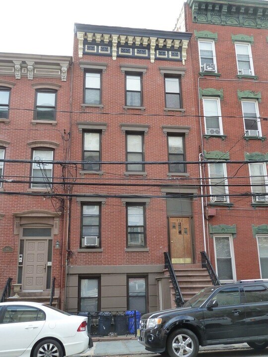 936 Willow Ave in Hoboken, NJ - Building Photo