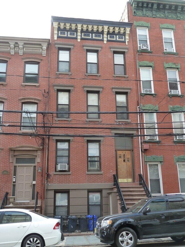 property at 936 Willow Ave