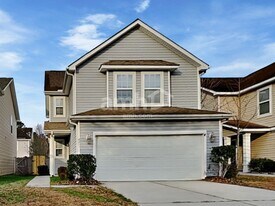8811 Shadowglen Dr in North Charleston, SC - Building Photo