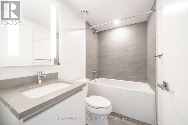 4015 The Exchange in Mississauga, ON - Building Photo - Building Photo