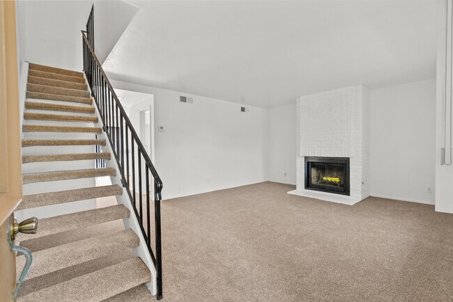 14456 Foothill Blvd in Los Angeles, CA - Building Photo - Building Photo
