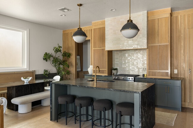 Highland Row in Oklahoma City, OK - Building Photo - Building Photo
