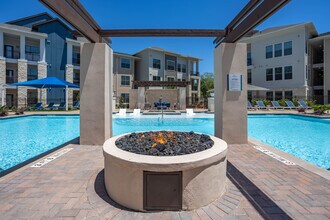 Reserve at Lake Jackson in Lake Jackson, TX - Building Photo - Building Photo