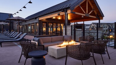 The Madison Apartments at Canyons in Castle Pines, CO - Foto de edificio - Building Photo