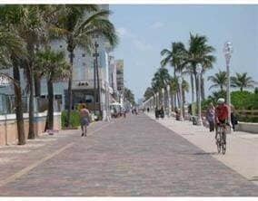 301 Van Buren St, Unit 101D in Hollywood, FL - Foto de edificio - Building Photo