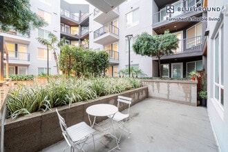 101 River Pk Dr in San Diego, CA - Building Photo - Building Photo