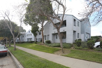 Magnolia Park Apartments in Santa Maria, CA - Foto de edificio - Building Photo