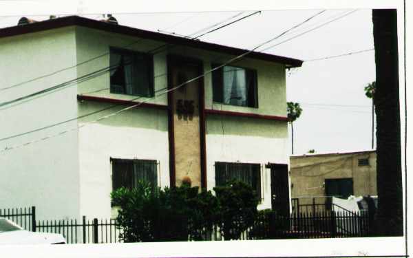 535 W 94th St in Los Angeles, CA - Building Photo