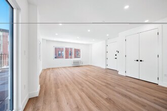 28 Spencer Place in Brooklyn, NY - Foto de edificio - Building Photo