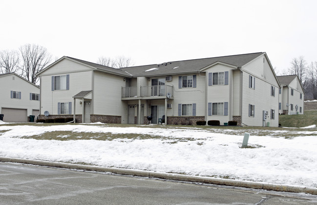 Dekora Woods Apartments in Allenton, WI - Building Photo - Building Photo