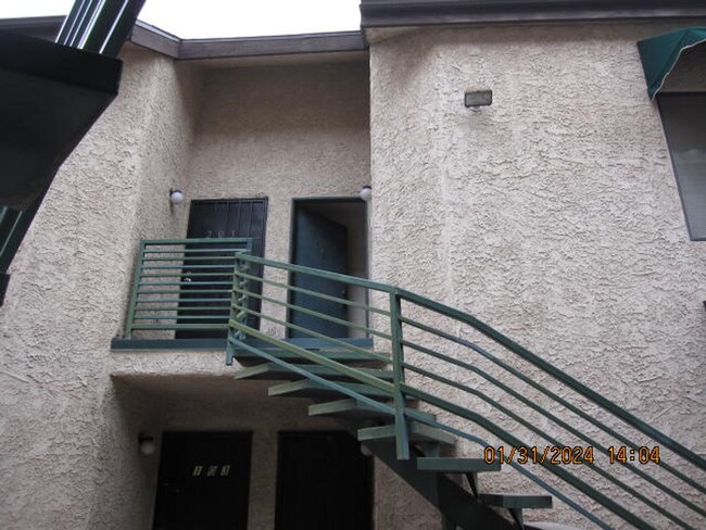 450 Elm Dr in Las Vegas, NV - Building Photo - Building Photo