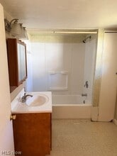 2 Dennis Ct in Geneva, OH - Building Photo - Building Photo