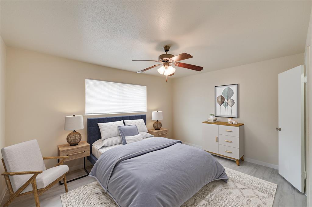 1521 Sherwood Forest St in Houston, TX - Building Photo