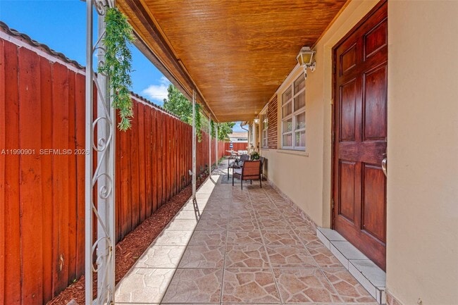 1028 W 30th St in Hialeah, FL - Building Photo - Building Photo