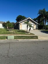 7513 Center Ave in Rancho Cucamonga, CA - Foto de edificio - Building Photo