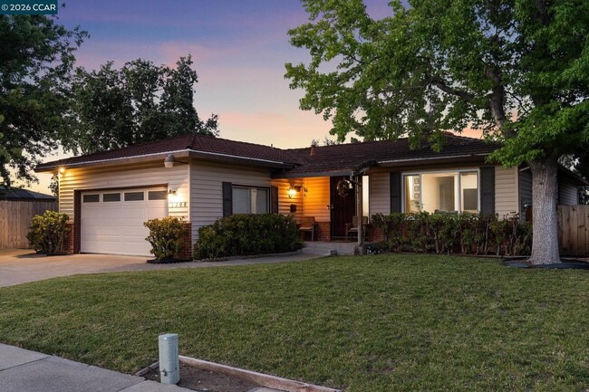 1208 Roseann Dr in Martinez, CA - Building Photo - Building Photo