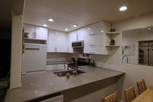 property at 1001 W Stevens Ave