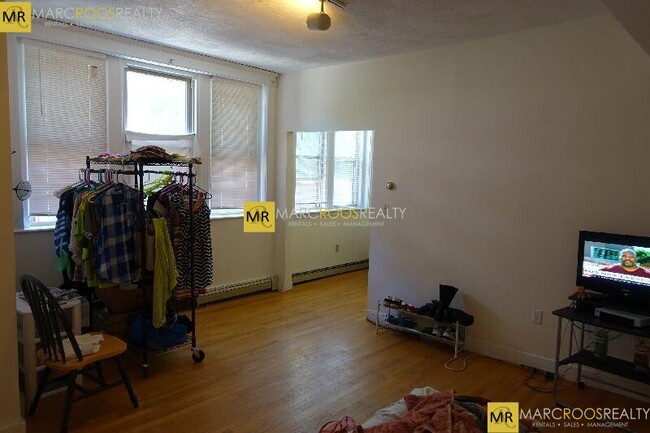 1625 Commonwealth Ave, Unit 1A in Boston, MA - Building Photo - Building Photo