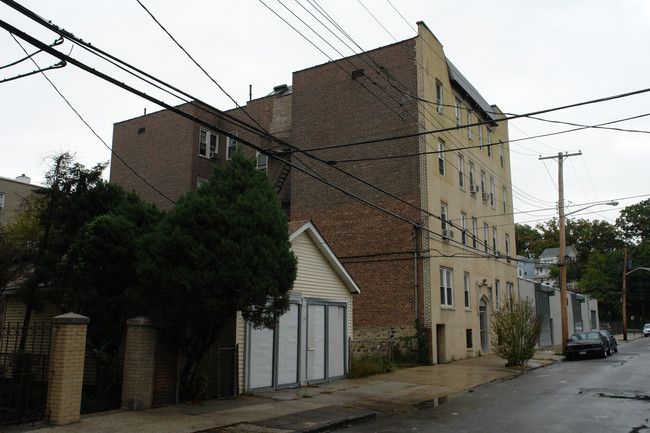 21-23 Wolffe St in Yonkers, NY - Building Photo - Building Photo