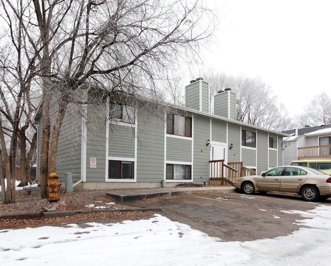 Woodland Apartments in Colorado Springs, CO - Building Photo - Building Photo