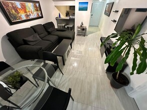 102 SW 6th Ave, Unit 206 in Miami, FL - Foto de edificio - Building Photo