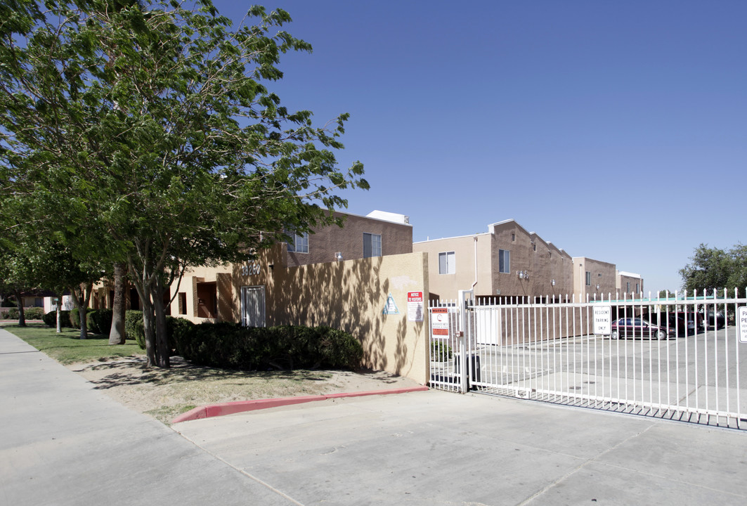 Desert Oasis in Palmdale, CA - Building Photo