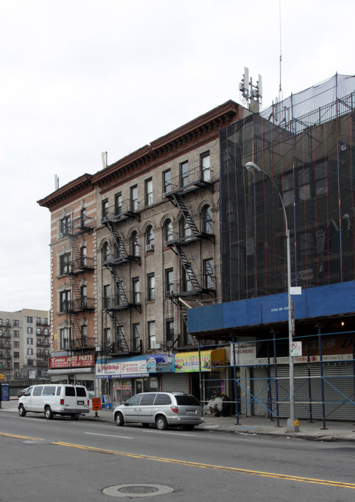 2402 Amsterdam Ave in New York, NY - Foto de edificio