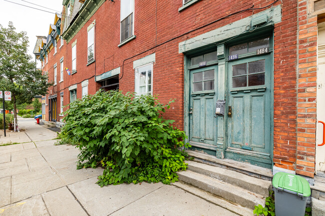 1484-1496 La Fontaine Rue in Montréal, QC - Building Photo - Building Photo