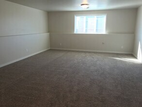 1050 46th Ave S in Moorhead, MN - Building Photo - Building Photo