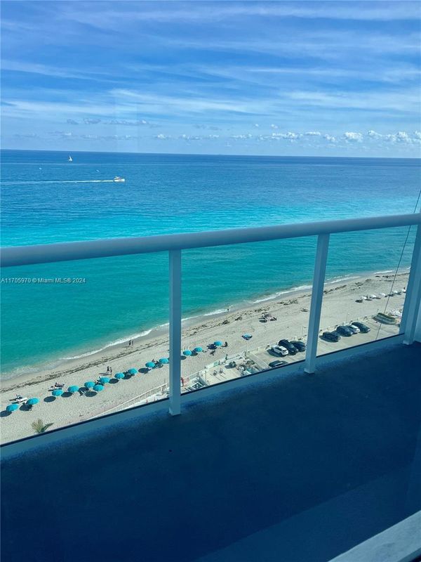 3140 S Ocean Dr in Hallandale Beach, FL - Building Photo - Building Photo