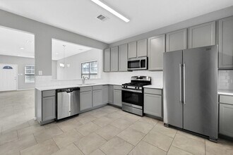 974 Ellington St in Houston, TX - Foto de edificio - Building Photo