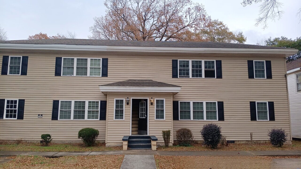 1415 Commerce Ave in Chesapeake, VA - Building Photo