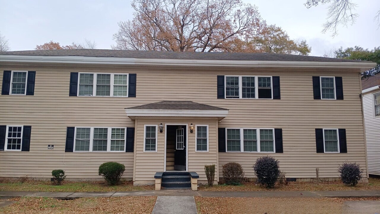 1415 Commerce Ave, Unit 1 in Chesapeake, VA - Foto de edificio