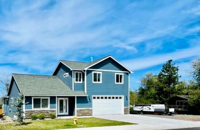 property at 7809 Markgraf Ln
