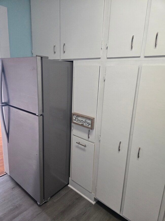 616 Laurel Dr, Unit B in Everett, WA - Building Photo - Building Photo