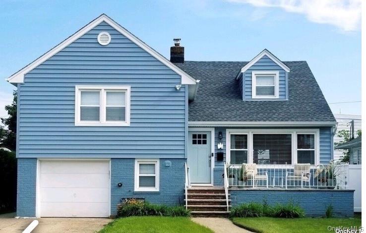 371 E Penn St in Long Beach, NY - Building Photo