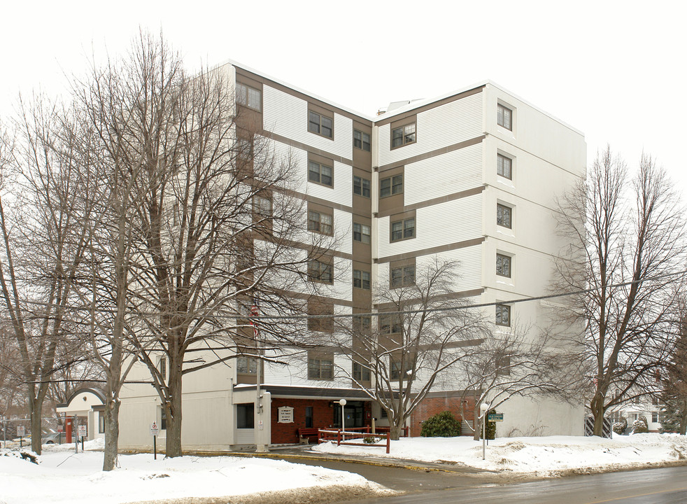 60 Elm Ct in Waterville, ME - Building Photo