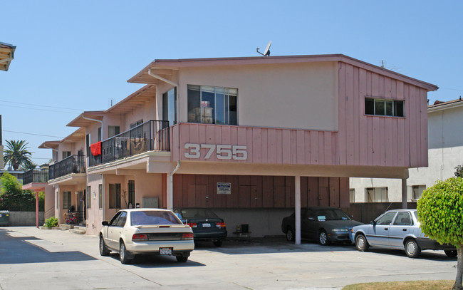 3755 Westwood Blvd in Los Angeles, CA - Building Photo - Building Photo