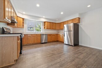 257 Seaside Ave in Stamford, CT - Building Photo - Building Photo
