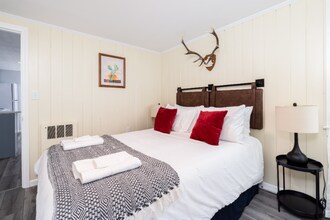 2350 Gold Star Hwy in Groton, CT - Building Photo - Building Photo