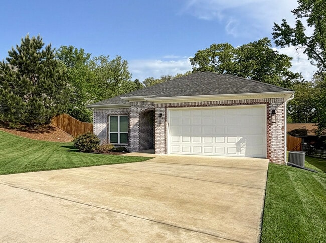 3401 Village E Dr in North Little Rock, AR - Building Photo - Building Photo