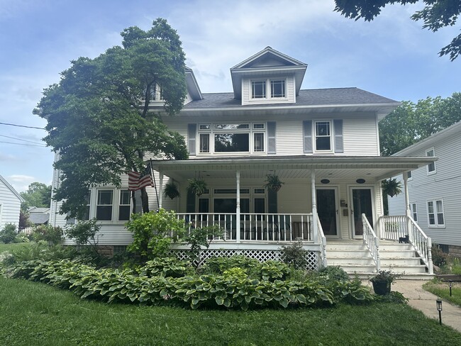 property at 1025 S Clay St
