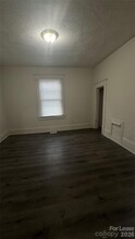 4604 Hovis Rd in Charlotte, NC - Building Photo - Building Photo