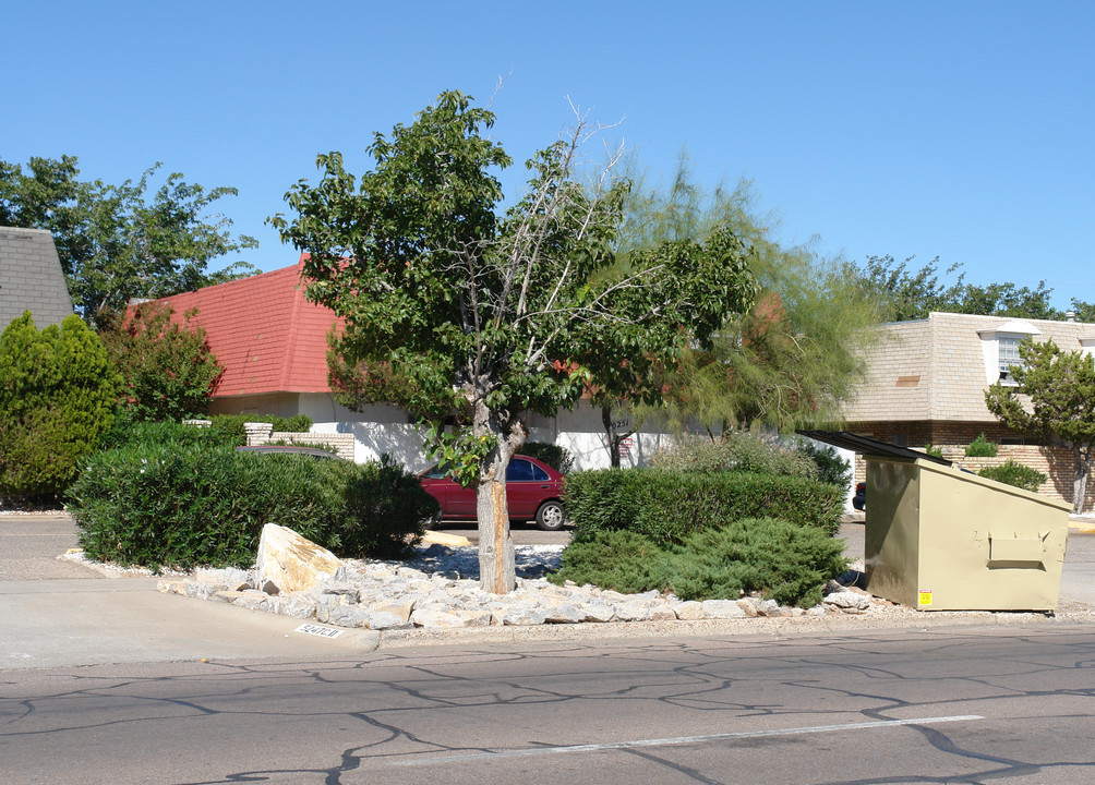 5251 Fairbanks Dr in El Paso, TX - Building Photo