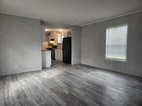 56 Creek Rdg in Michigan City, IN - Foto de edificio - Building Photo