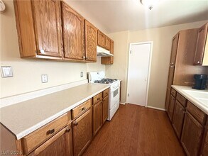 4833 Stillwater Ave in Las Vegas, NV - Building Photo - Building Photo