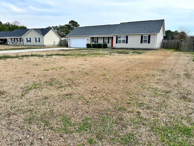 134 Annie Rd in Richlands, NC - Building Photo - Building Photo